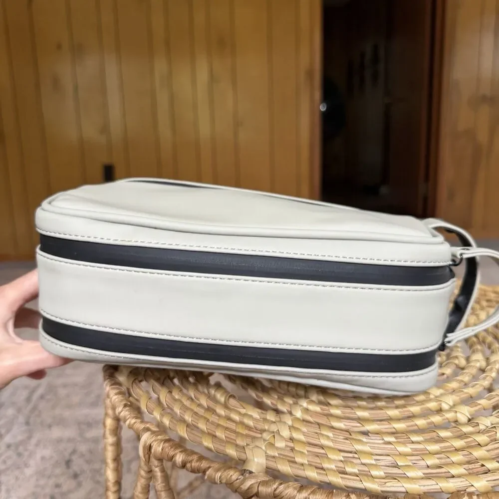 MVST The Toiletry Bag In Grey Beige EXCELLENT Condition MSRP $95